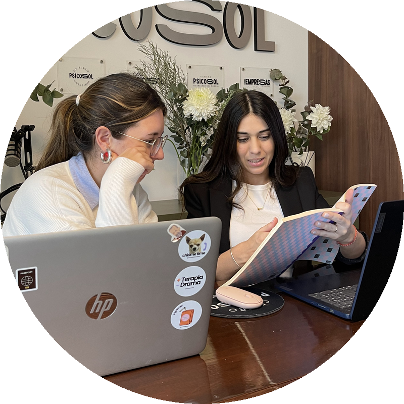 Equipo de Psicosol trabajando juntas